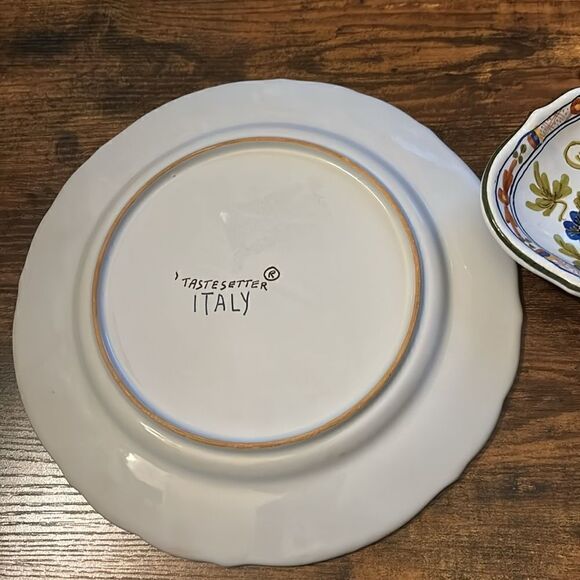 Garofano Blue Carnation Small Plate Made in Faenza
Italy - Hand Painted - Picture 7 of 7